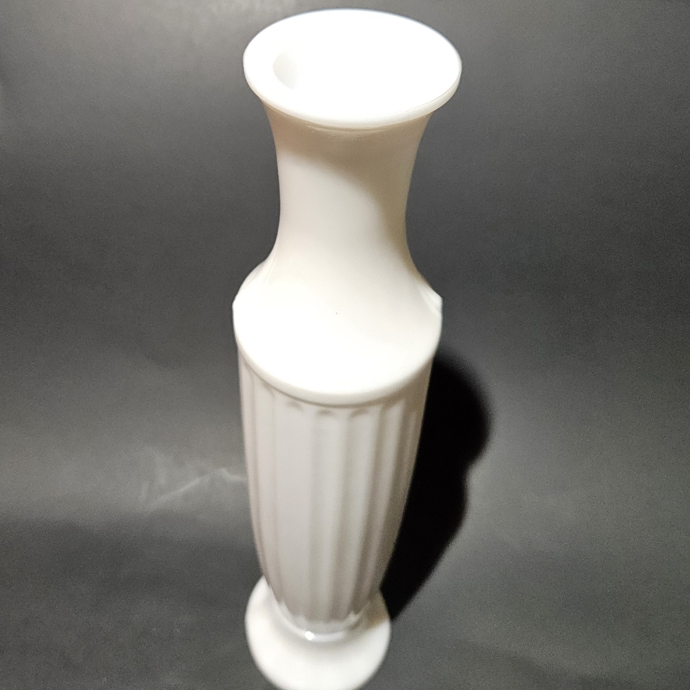 Vintage Ribbed Milk Glass Vase - Picture 7 of 8